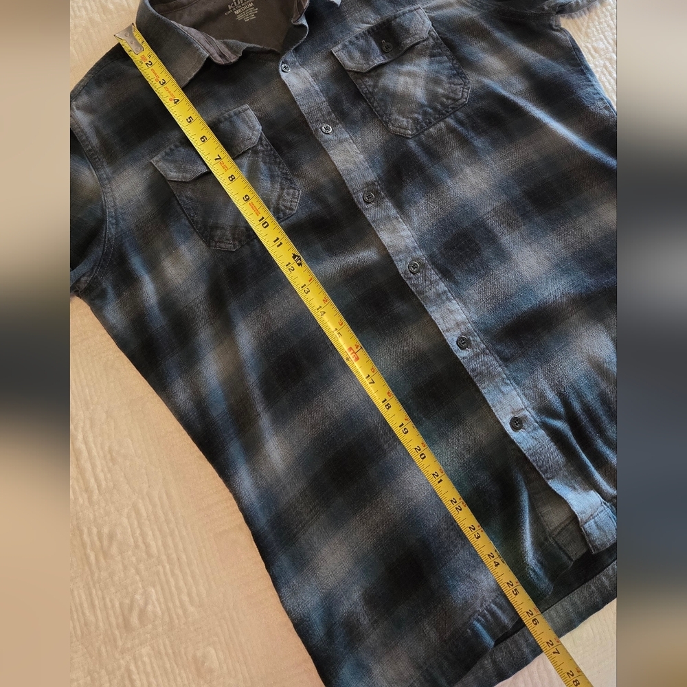 Kuhl Flannel, Size Medium - Picture 10 of 10
